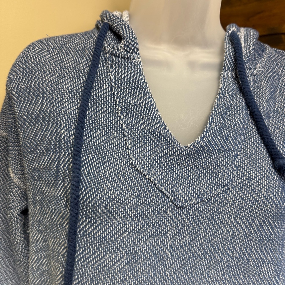 Ocean Drive Blue and White Ombre V-Neck hooded sweatshirt Size Small oversized - Picture 2 of 8
